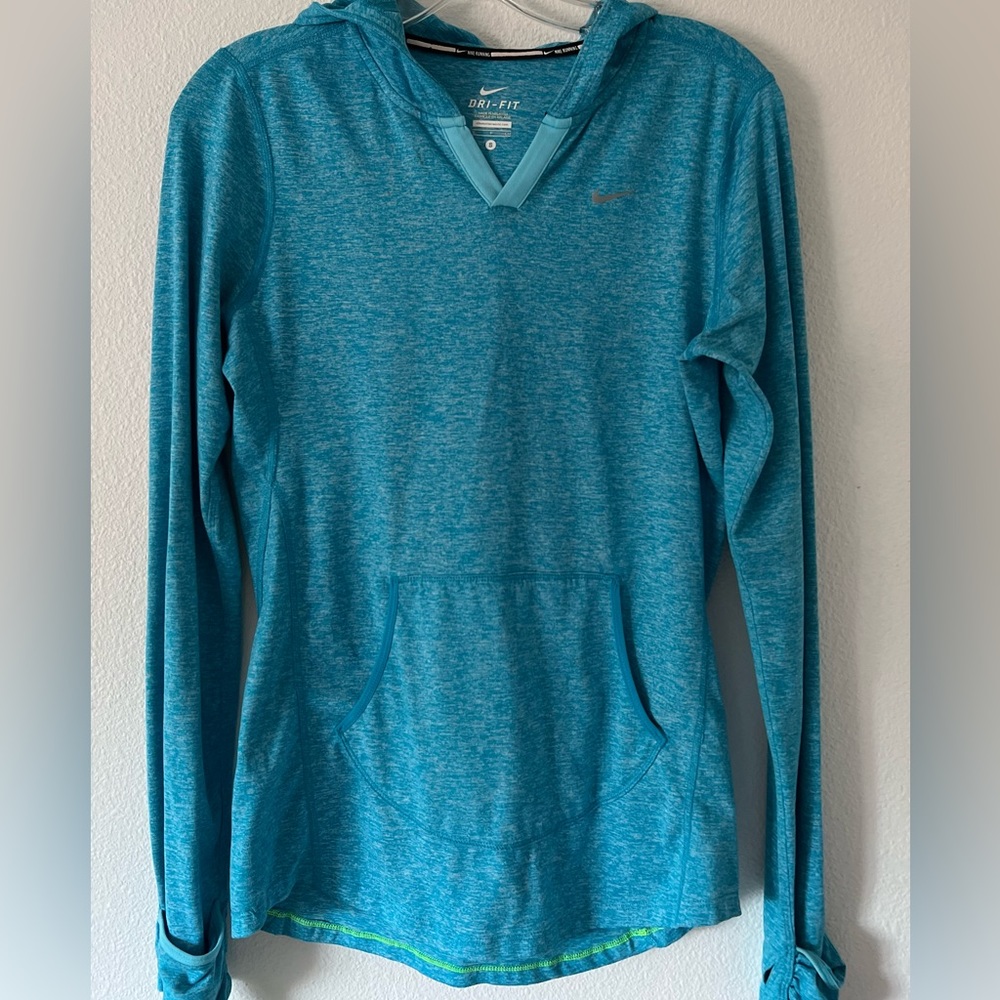 Nike dri fit pullover hoody long sleeve top size small in beautiful blue color.